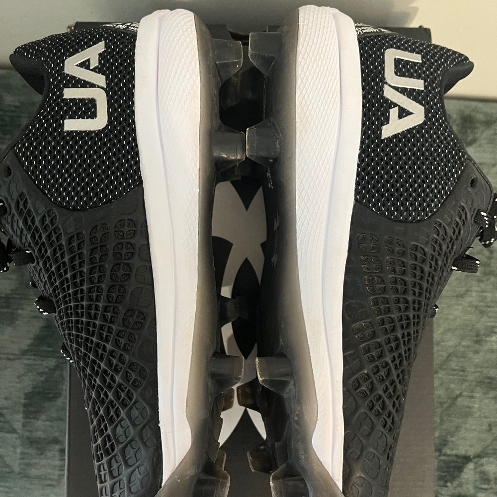 Baseball Cleats - Picture 7 of 12
